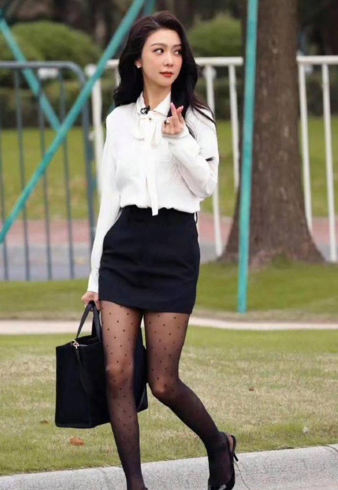 43岁的薛凯琪真是风韵犹存啊，男的是不是都喜欢这样的