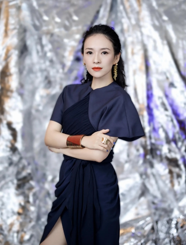 不比不知道，一比吓一跳。原来认为章子怡颜值爆表、气质优雅，就是世界上最漂亮的女人