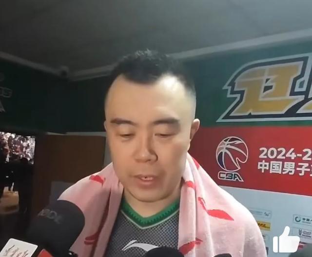 辽宁男篮逆境奋起，韩德君霸气宣言燃希望，杨鸣振奋广厦山西警醒