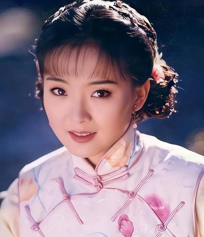 盘点电视剧《情深深雨濛濛》中最美的七位女明星，你们最喜欢谁呢？
1、王艳-萍萍
