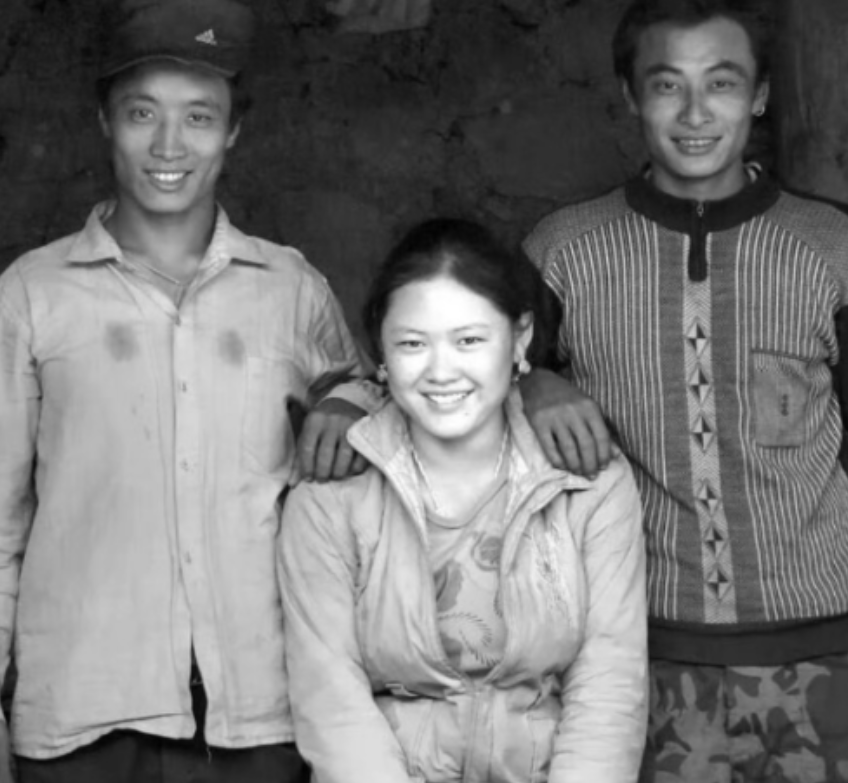 一妻多夫！在四川凉山的木里地区，至今还保留着“伙婚”的习俗，这是俄亚纳西族人的婚