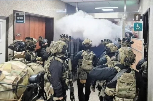 尹锡悦的不幸，其实就是美国的势力在推动