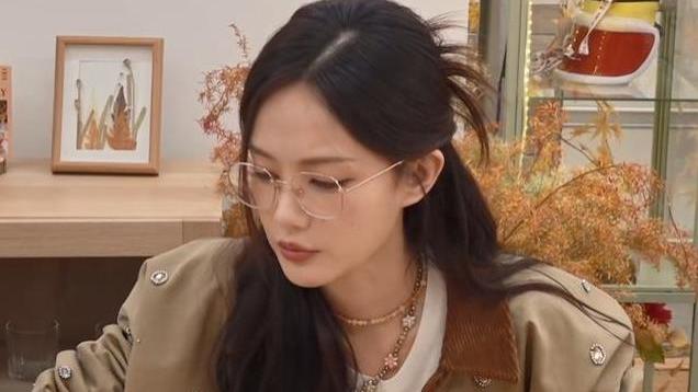 李一桐强调自己不是外貌协会，但对李现和徐志胜，她的回应大不同