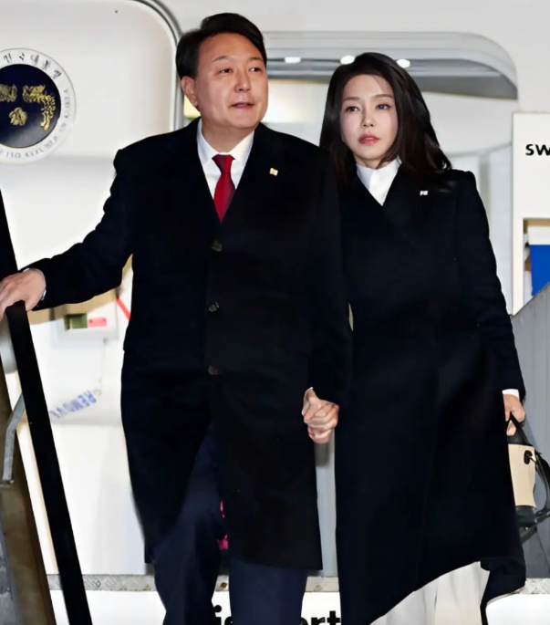 韩国总统的“魔咒”似乎再次得到验证！尹锡悦在监狱中的惊人之举震惊了全球，引起了国