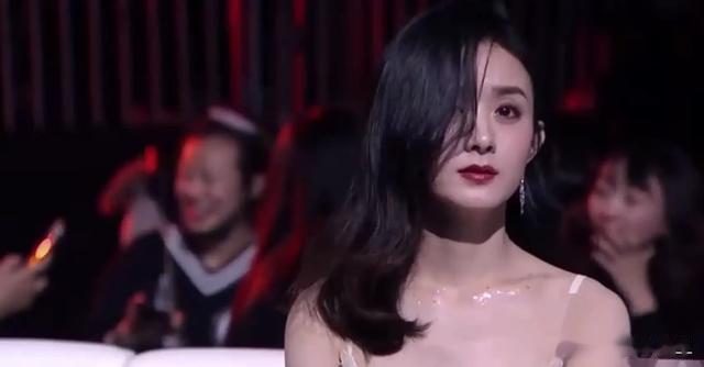 离婚3年后,37岁赵丽颖深夜发文,高调宣布喜讯,终于等到这一天(赵丽颖离婚后首现身活动是真的吗)-第21张图片-九妖电影 离婚3年后,37岁赵丽颖深夜发文,高调宣布喜讯,终于等到这一天(赵丽颖离婚后首现身活动是真的吗)-第21张图片-九妖电影