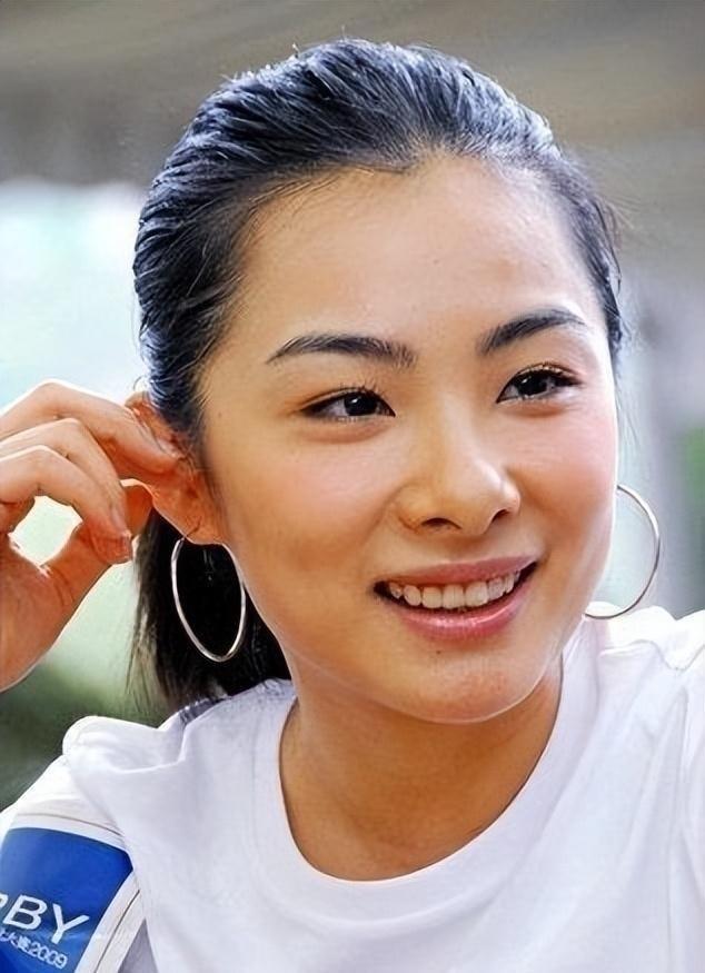 体操皇后“4次婚姻”，她的生活如今如何？