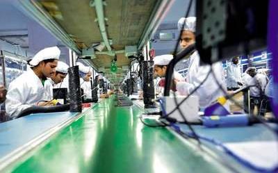 为什么印度总喜欢巧取豪夺做印度市场的外国企业？

因为印度缺钱！印度从独立开始，