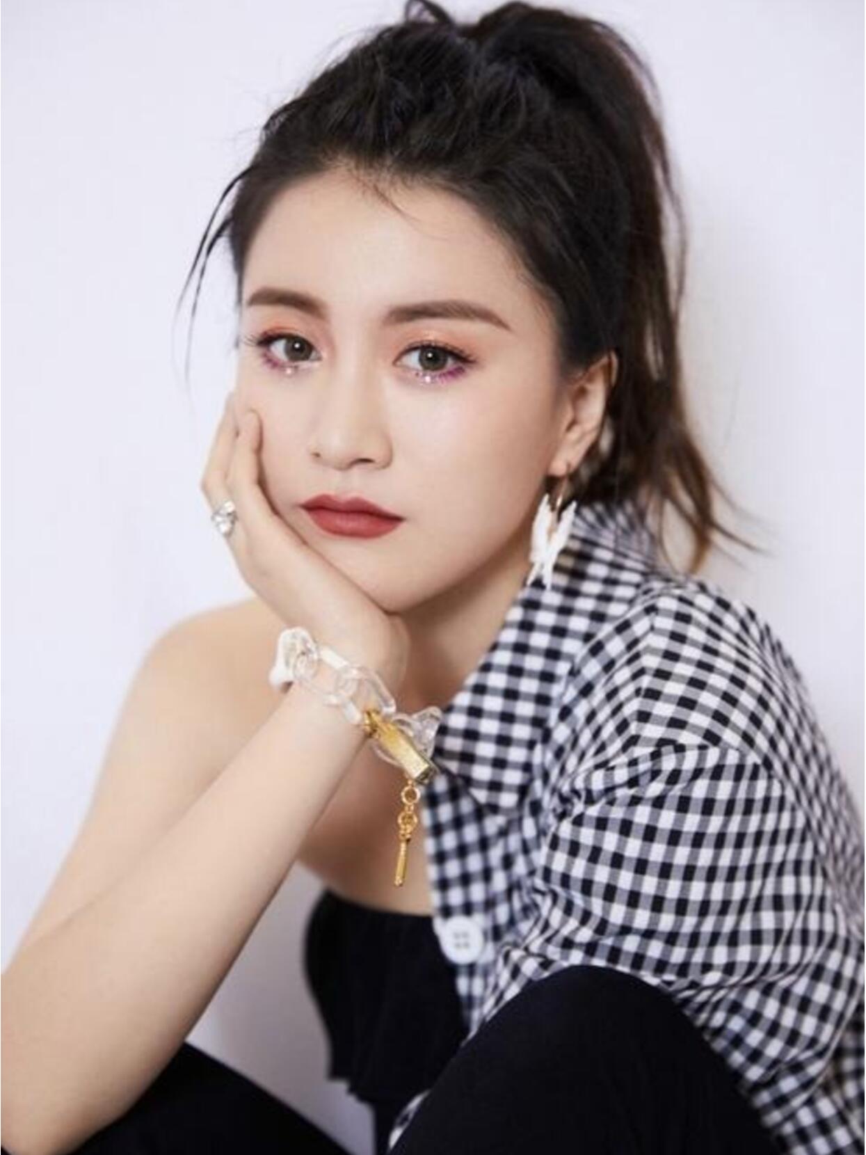 好声音没夺冠，转身嫁给爱奇艺总裁