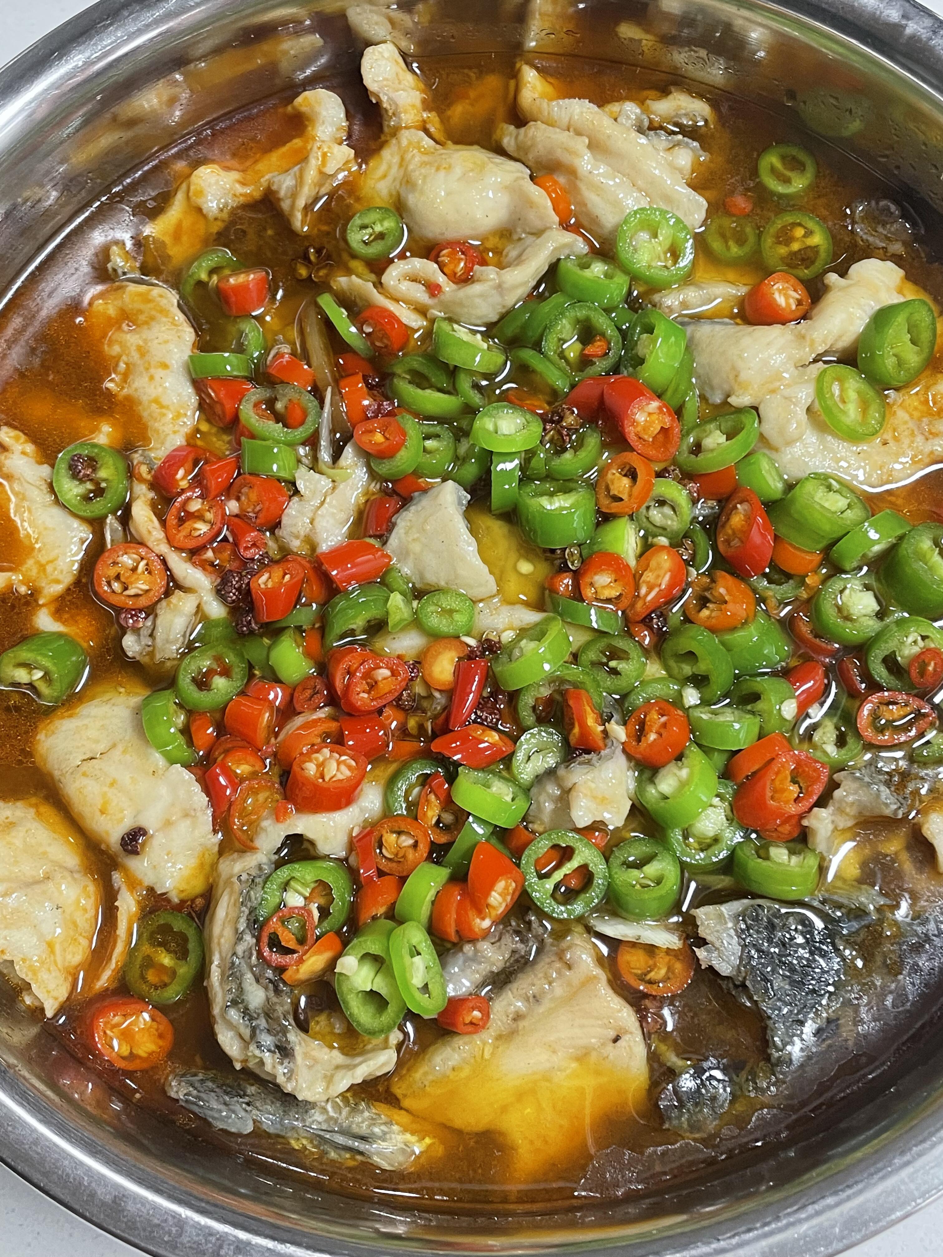 这才是鱼的天花板吃法……两人又吃了一盆
今天给大家出一个在我们四川很常见的家常菜