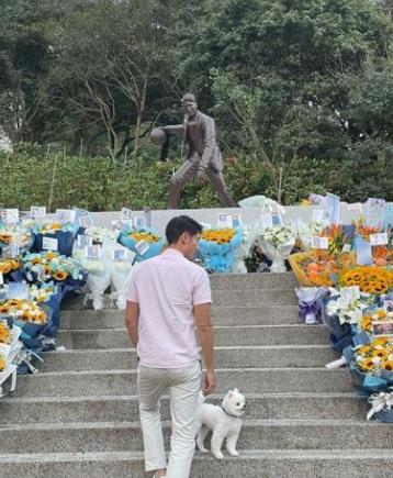 曹爸和以翔相继离世，二哥身上的担子不轻哦，希望他多保重，和曹妈平安健康！想念以翔