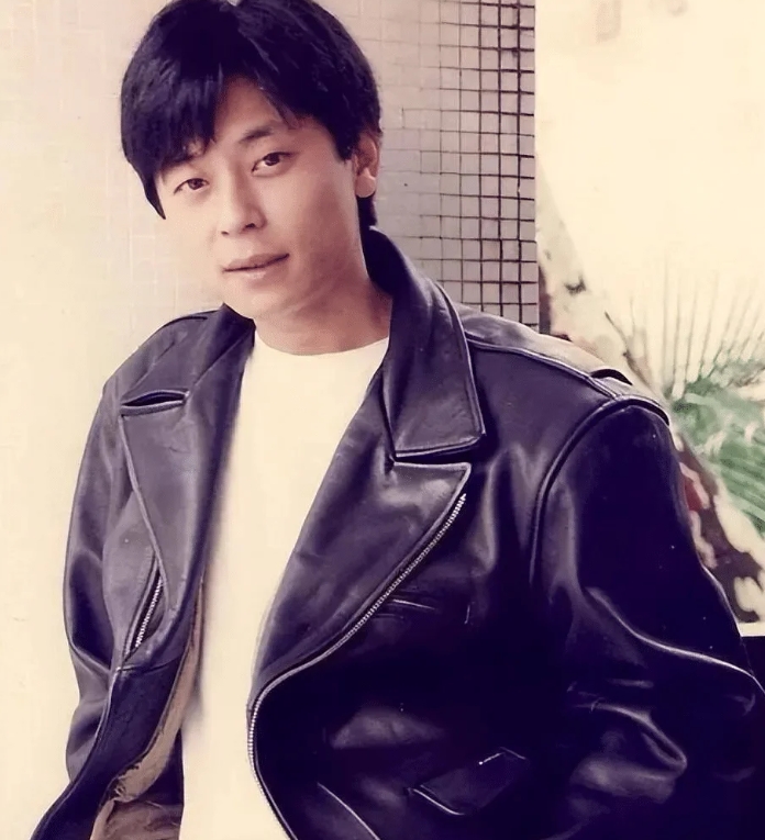 事业巅峰，喝下毒饮料，落寞退场，他真惨