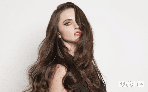 和忘不了白月光的前任分手后，他却在我的婚礼上跪求复合