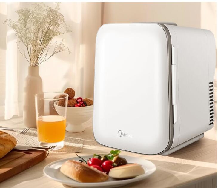 美的冷暖箱 DC-4M 现已上架京东等电商平台，售价 169 元。