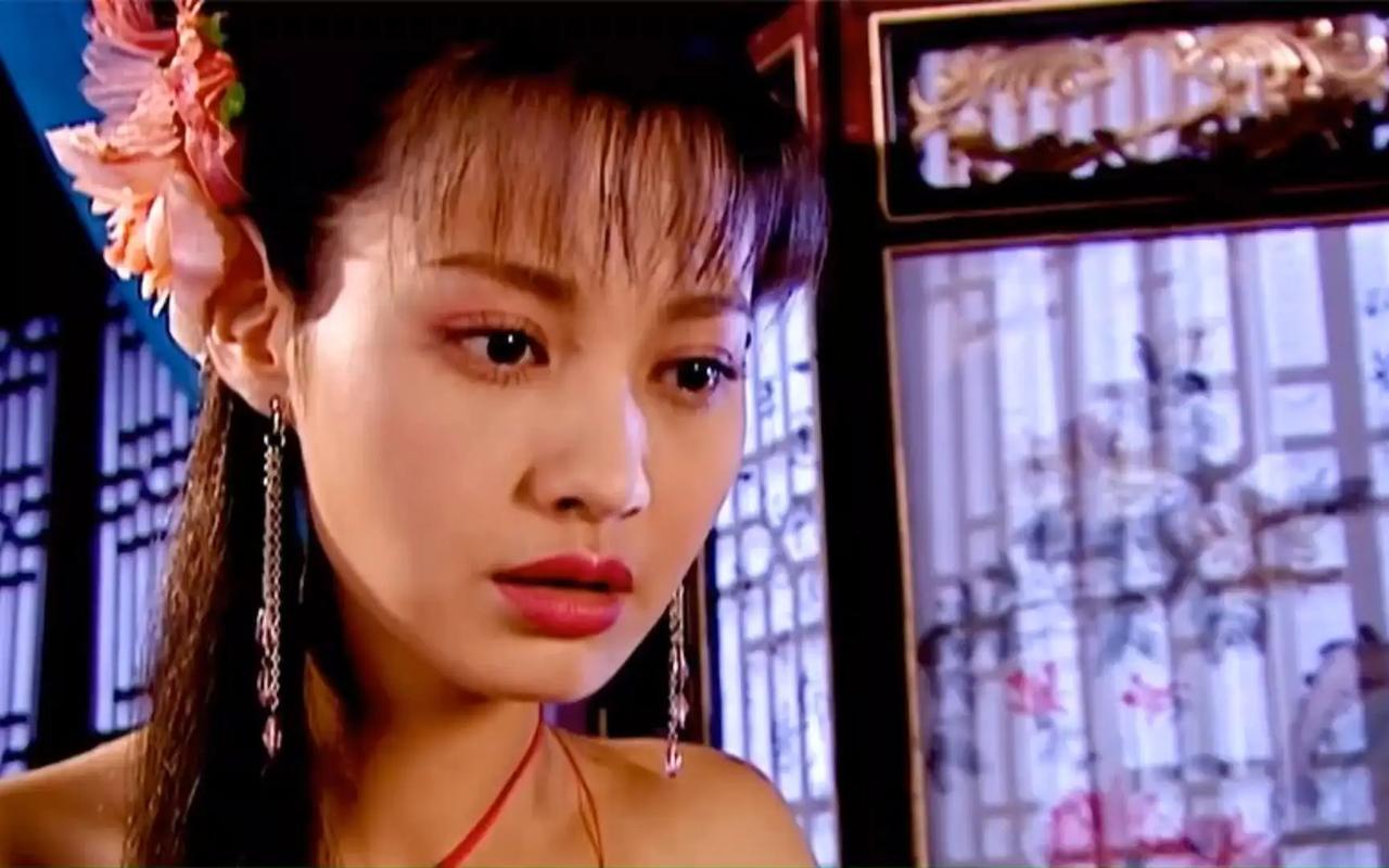 2005年，王晶正要开拍电影《小鱼儿与花无缺》之际，李小冉临时退出，无奈之下，王