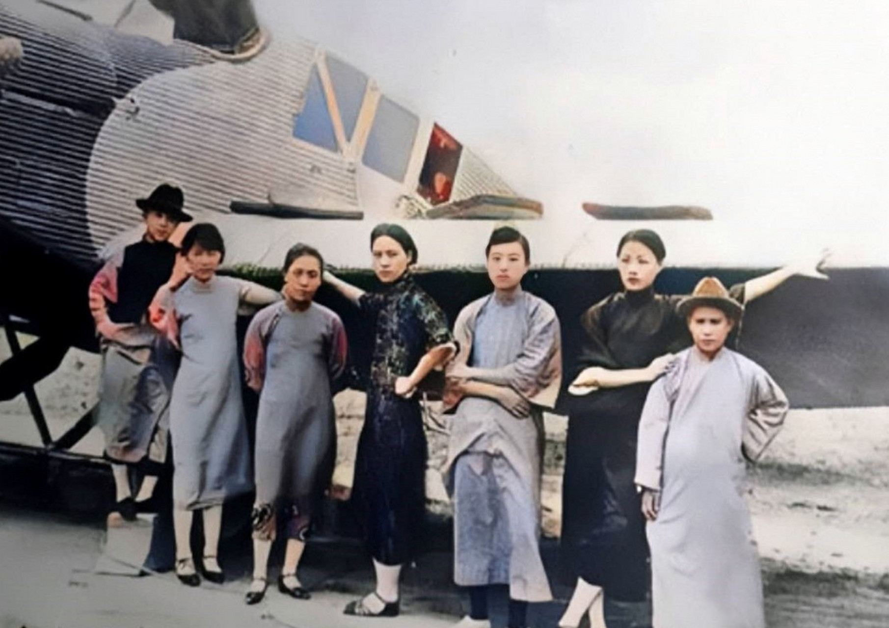 1961年，18岁马月兰被58岁伯父强娶。几个月后，伯父猥琐笑着对她说：“你妹妹