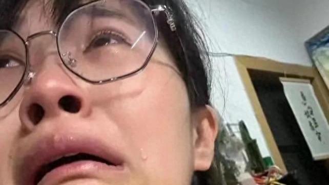 “211白考了，父母连4k生活费都出不起”，女生吐槽父亲言而无信