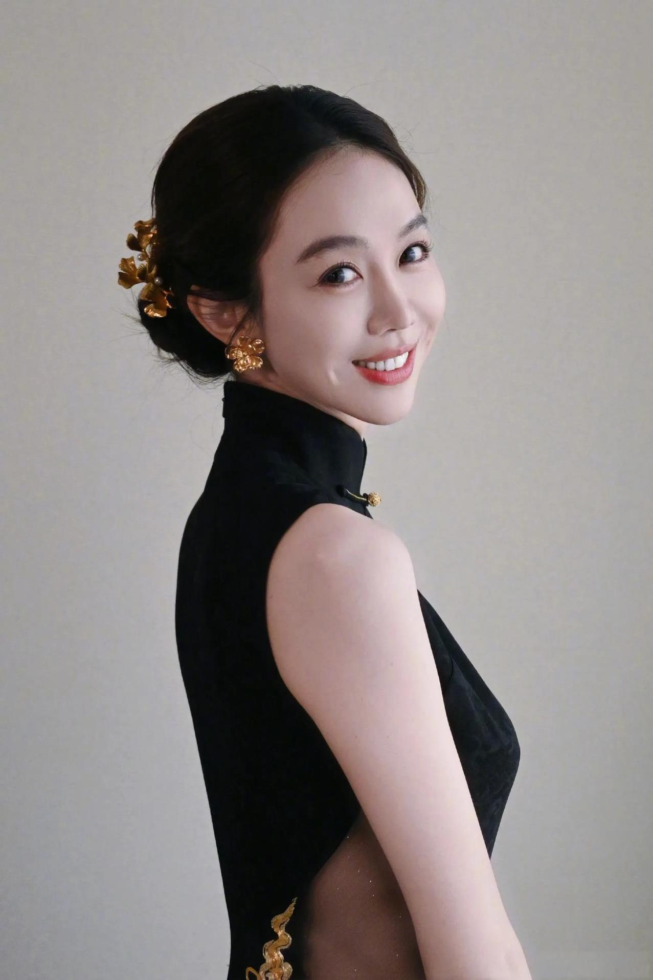 家人们，娱乐圈的逆袭故事来啦！快听我给你们唠唠姜妍的演艺之路。
一直以来，姜妍都