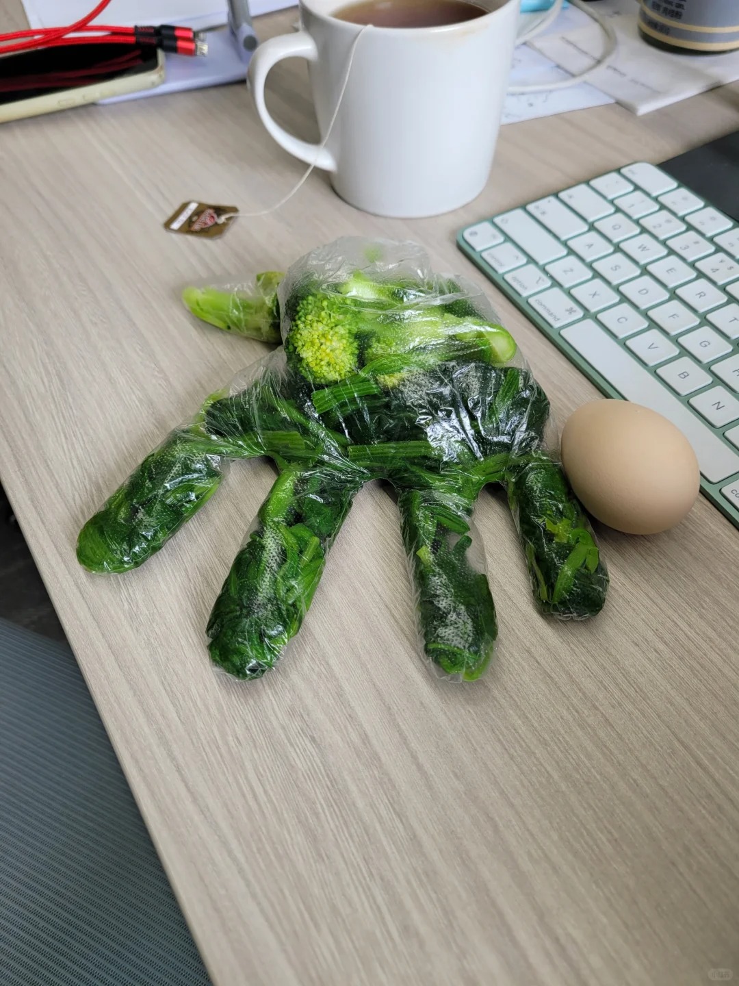 同事带饭已next level
连保鲜袋都不值得了，学到了