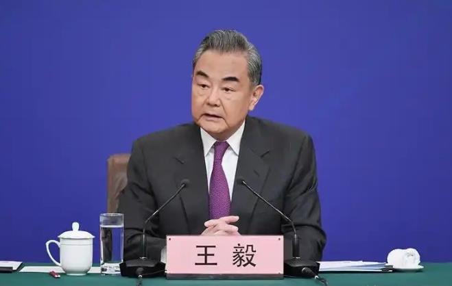 中国终于对美亮剑了！在慕尼黑会议上，王毅外长说的非常直白：如果美国要合作，那可以