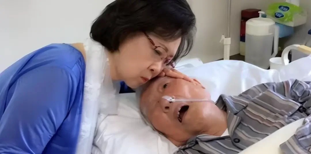 琼瑶遗产纷争再起，家庭关系复杂版权成焦点
著名作家琼瑶的离世，不仅留下了对生命的