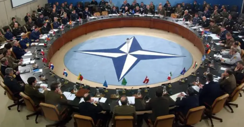 俄乌局势突变！北约突然浮出水面，成为主角

俄乌战火升级，北约这个一直隐匿在幕后