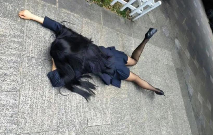 晨跑遇到的，要不要扶一下