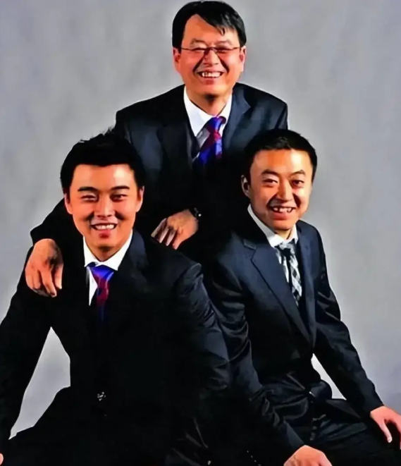 乒乓名宿揭批乒坛乱象！

近日，原男子乒乓球队主教练吴敬平在网上发文，揭批老一辈