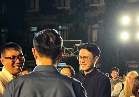 靳东奖运都换成官运了吧，这都混到正厅级了！