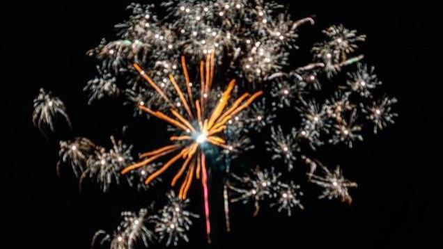 “年味更浓了！”多个城市解禁烟花爆竹，过年能放烟花，真是好事