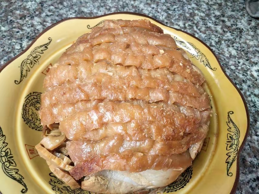 自己做的扣肉太香了，肥而不腻，很下饭