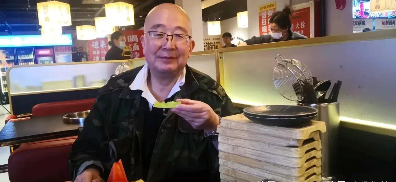 我跟你说，这事儿邪门儿得很！活体样本研究，听着就让人后背发凉。三年了，我茶不思饭