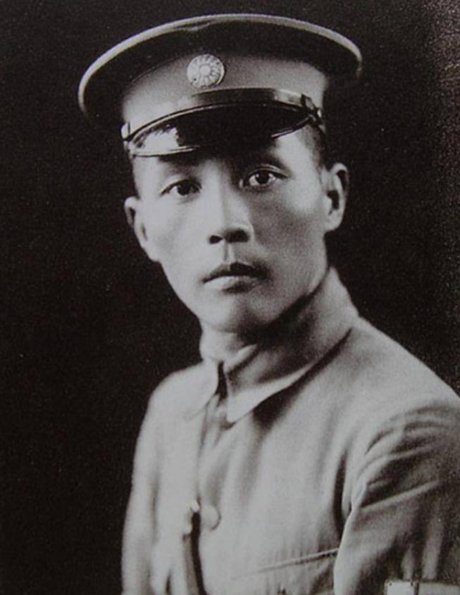 “西安事变”后，回到南京的蒋介石召来侍卫长钱大钧，质问他是否参与其中。钱大钧撕开