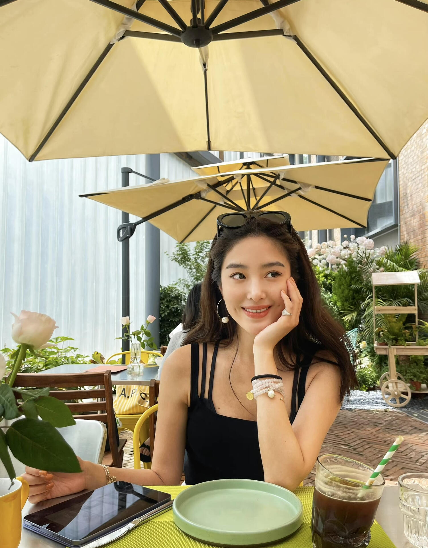 太喜欢杨采钰这种明艳美了