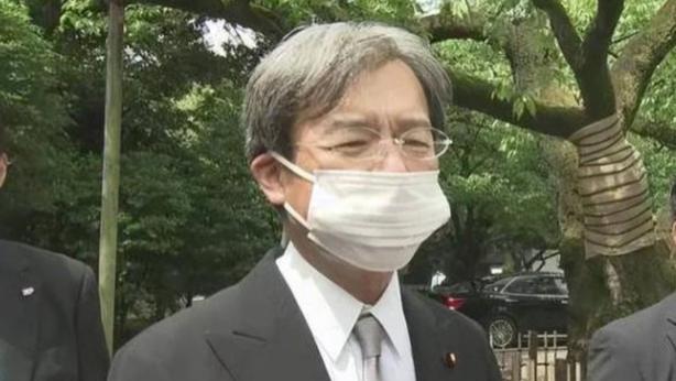 他是“中国耻辱”，到处洗白“侵华事件”，回国参加母亲葬礼被抓