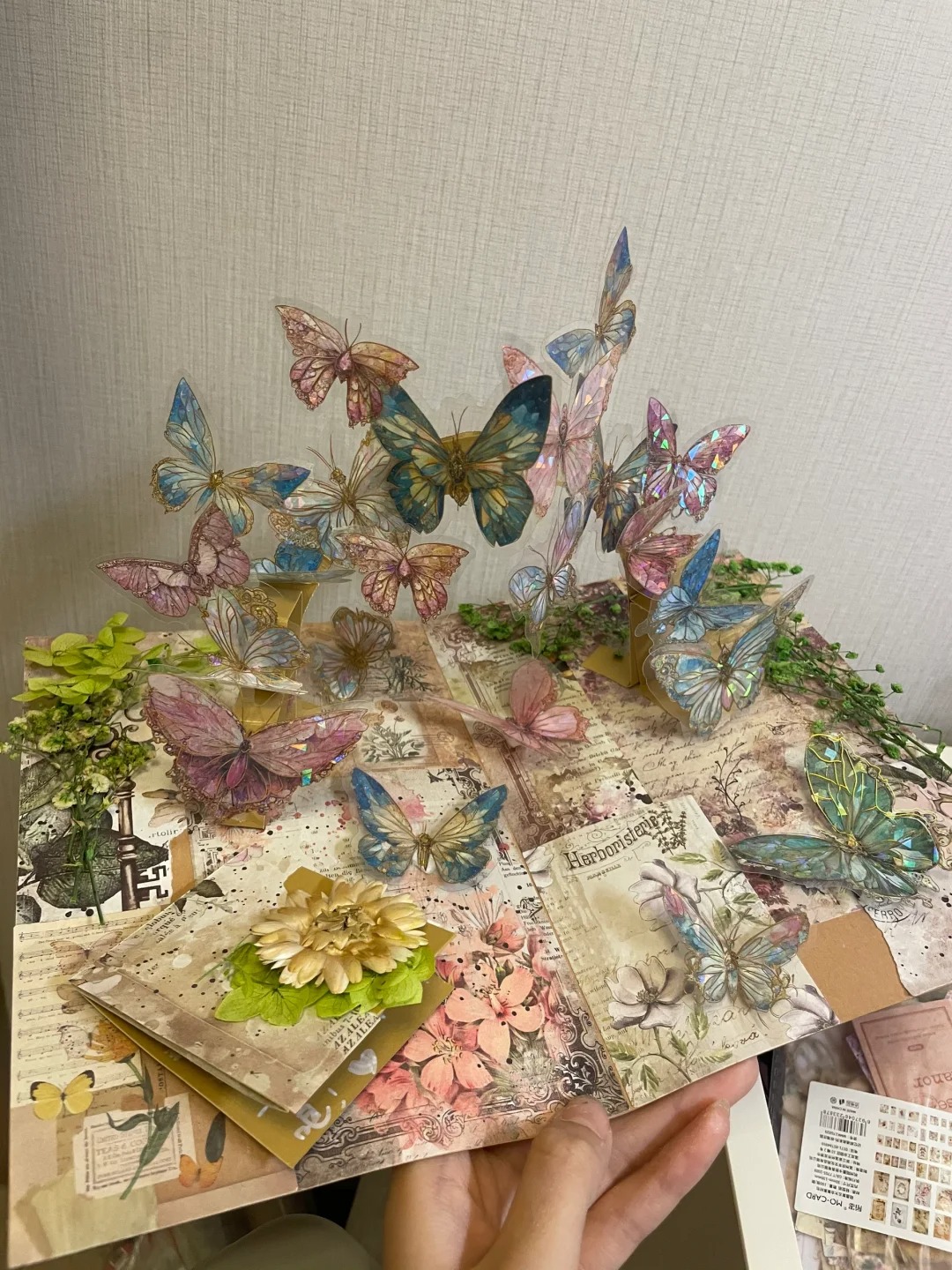 喜欢的一页单独发
这一页真的好漂亮，就像是蝴蝶森林，感觉好华丽