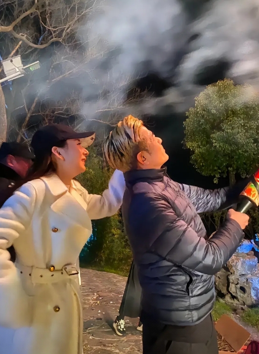 郭富城告诉了我们一个道理，找老婆一定要找性格好，情绪稳定的人，才能幸福。

看