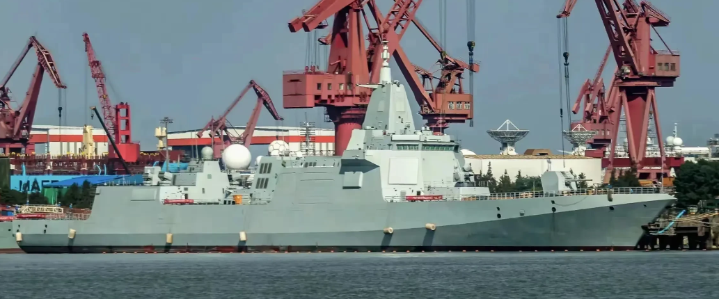 我国南北两大J工造船厂建造军舰下水时，完成度不同。南方某厂军舰在干船坞时，就已经