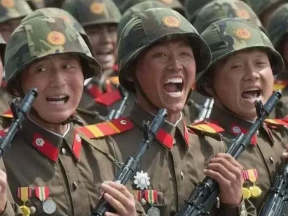 据乌克兰情报机构称，2024年10月最后一周，俄罗斯将七千多名朝鲜士兵从滨海边疆