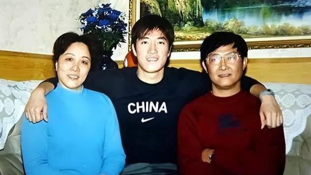 刘翔母亲吉粉花：陪儿子走过田径巅峰低谷，如今的婚姻让我放心