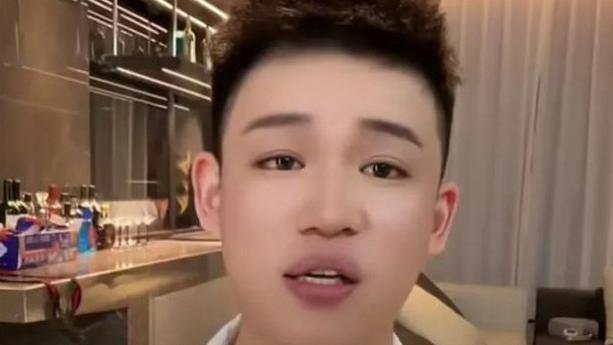 疑孟贺直播间再曝猛料：张兰曾想撮合汪小菲和章子怡，网友懵圈了