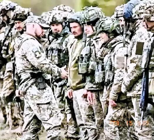 乌克兰此举背后是欧盟与北约的持续怂恿。

他们不断输送武器，在军事、政治上给予错