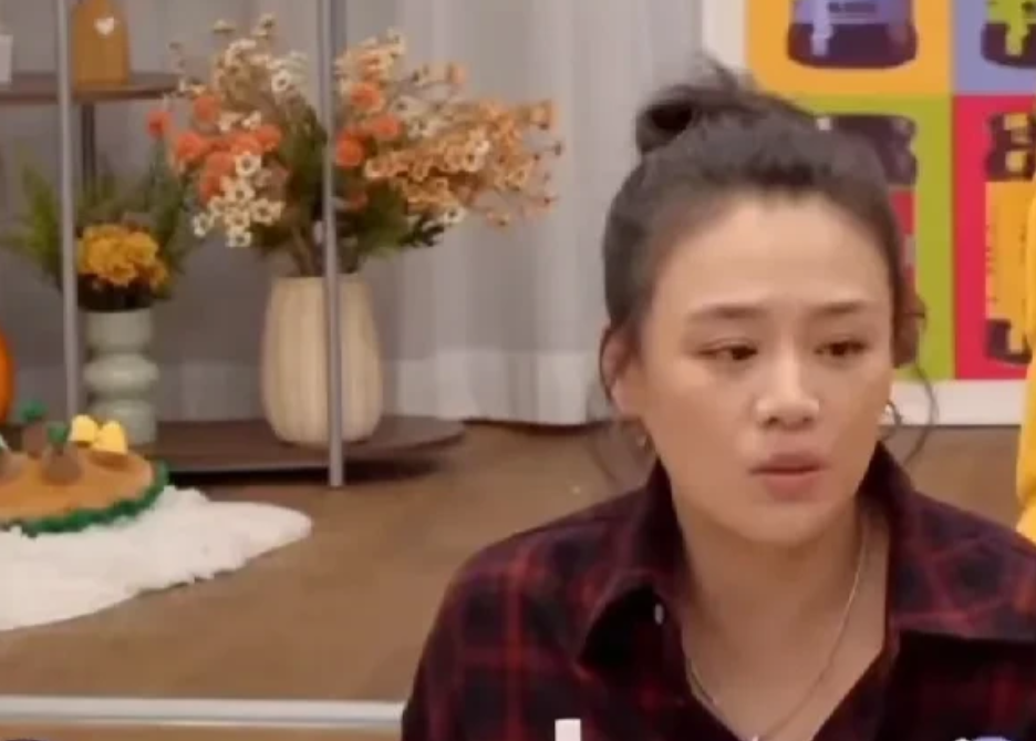 马思纯：“我跟张若昀真的没办法演爱情。”李雪琴一脸不解：“咋滴呢？”马思纯：“不