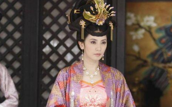 1008年，新科进士李遵勖迎娶了宋真宗的妹妹、宋太宗的第七女万寿公主。然而，洞房