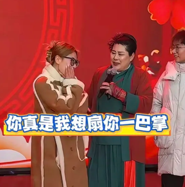 王婆相亲现场，上来了八九个男生，不乏学历高长相也不错的，被女孩全部否决，觉得不够