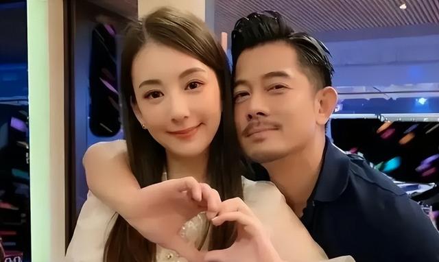 郭富城本人好幻灭,根本没有网上年轻帅气,就普通的小老头(郭富城老照片帅气)-第13张图片-九妖电影 郭富城本人好幻灭,根本没有网上年轻帅气,就普通的小老头(郭富城老照片帅气)-第13张图片-九妖电影