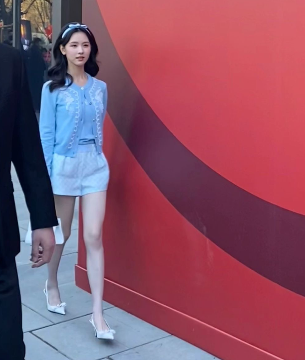 我的天啊，我在三里屯碰到了谁啊？
 ⁡ ⁡ ⁡ ⁡