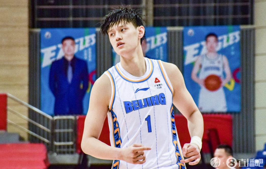惊不惊喜？9月3号的CBA，一夜之间发生了两起大事件！

1. 北京首钢男篮最近