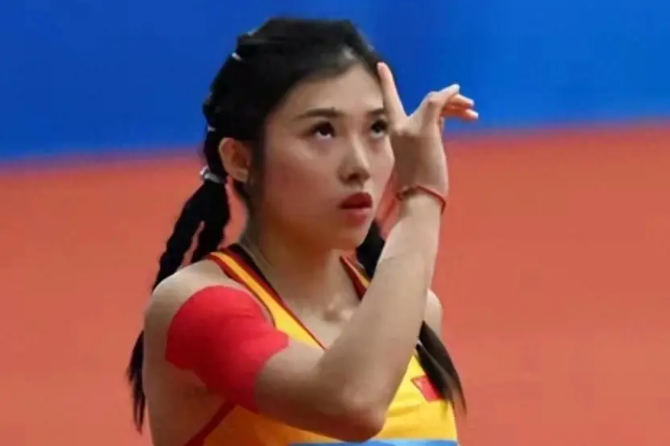 吴燕妮在