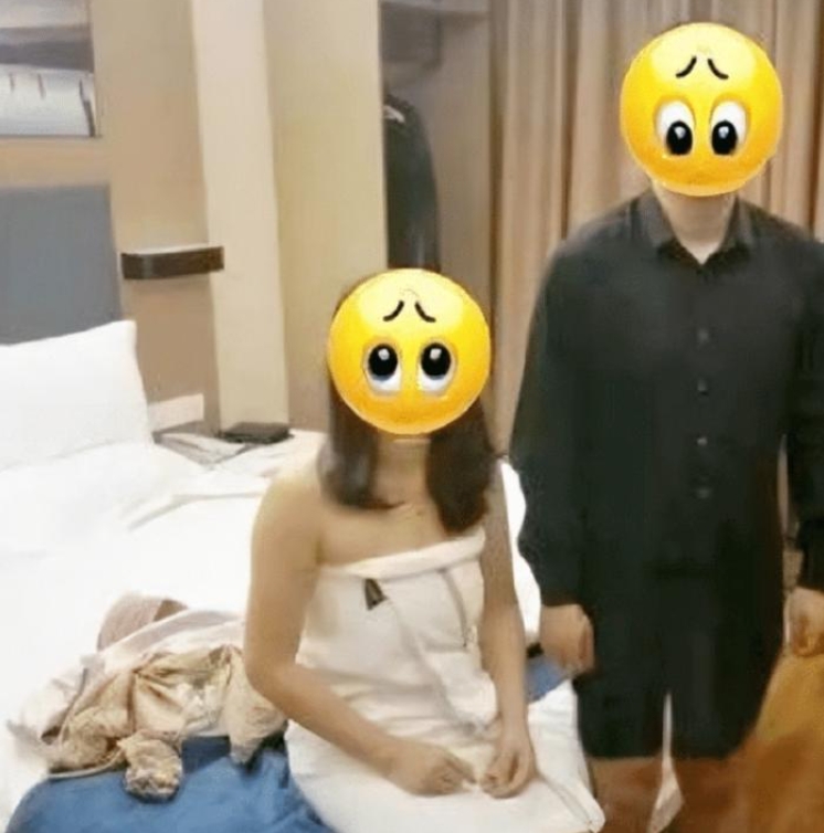 “太倒霉了”山东一男子，发现妻子与情夫在楼下酒店幽会，当他强行闯入后，看见妻子穿