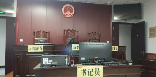 一个民事法官同学说春节假期快结束了，真的好恐惧，因为办公室还堆着一大堆卷宗呢。